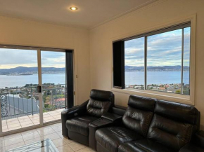6-BR house in prime location with fantastic views